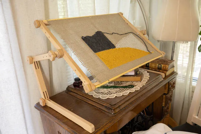 embroidery frame stand