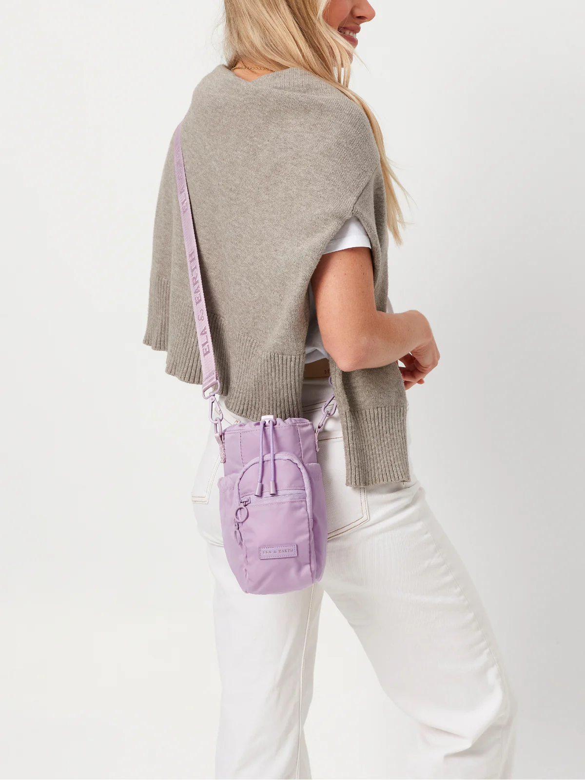 Stay Hydrated in Style: Crossbody Water Bottle Bags and Puffer Crossbody Water Bottle Bags