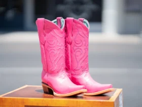 boots hot pink
